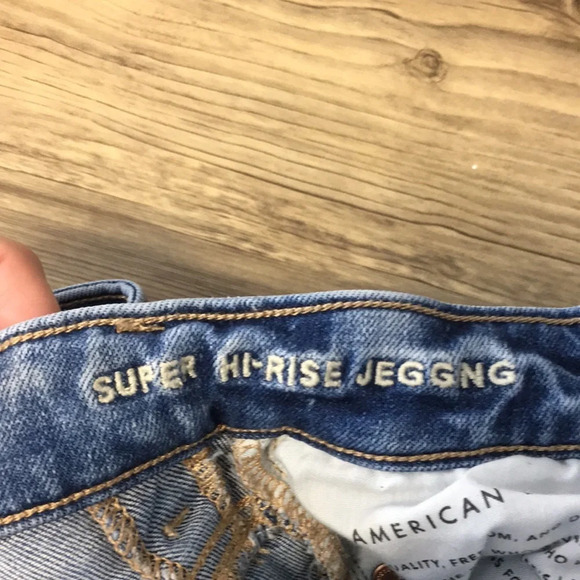 3/$20 American Eagle Super Hi-Rise Jegging Womens 0 Short Light Distressed Jeans - Picture 11 of 15